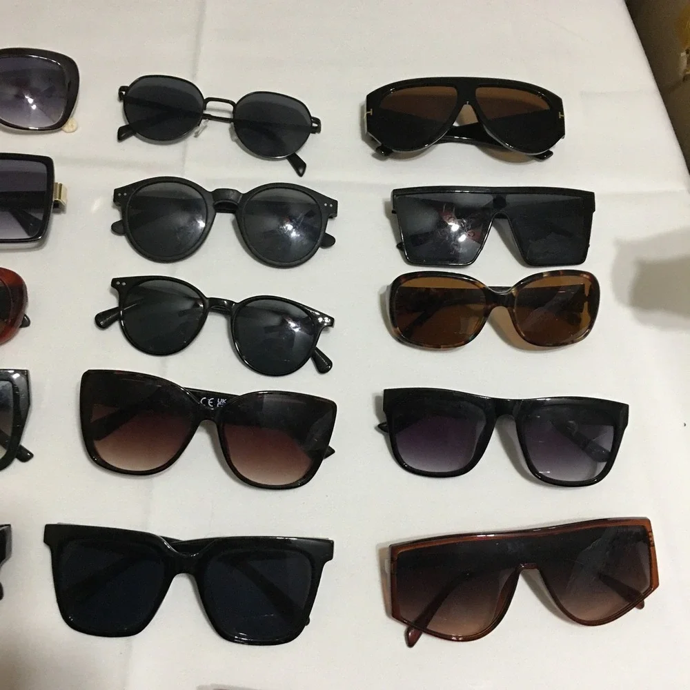 Lot of 23 Sunglasses Unisex Mixed Colors Styles Roxy Steve Madden Hilfiger